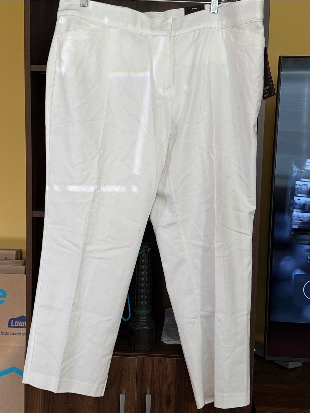 NWT Avenue White woman’s Dress Pants